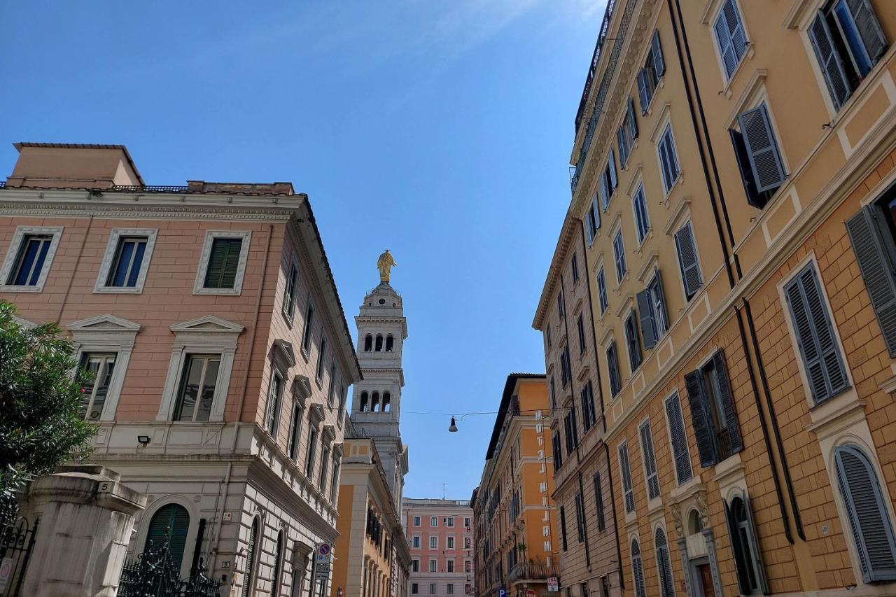 Piccola Piazza Della Liberta — Photos 2